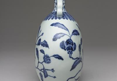 图片[2]-Flat vase with camellias in underglaze blue, Ming dynasty, Yongle reign, 1403-1424-China Archive